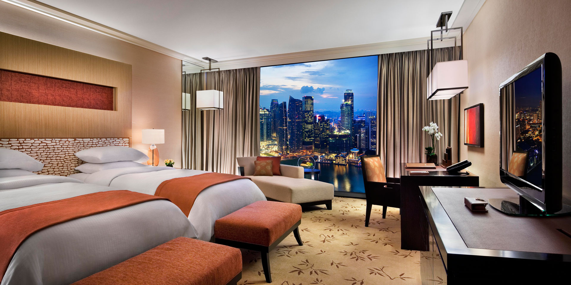 新加坡滨海湾金沙酒店豪华客房，双床与城市景观